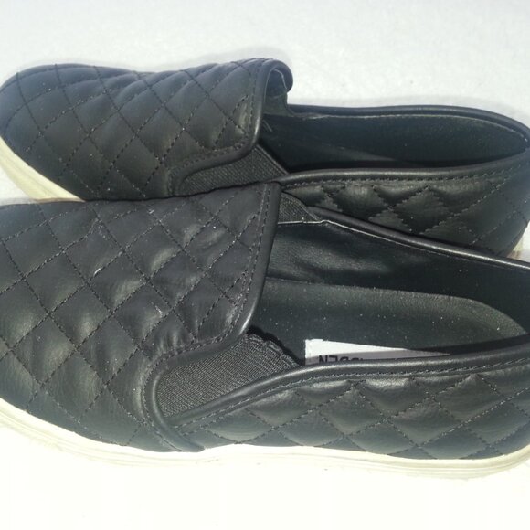 Steve Madden Black Quilt Casual Shoes Worn - Picture 6 of 8